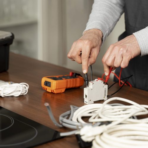 service-maintenance-worker-repairing